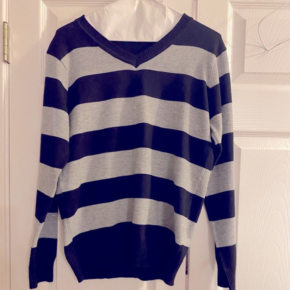 “That Guy” V-neck Sweater. Size M. Great Fit. New! - Picture 1 of 2
